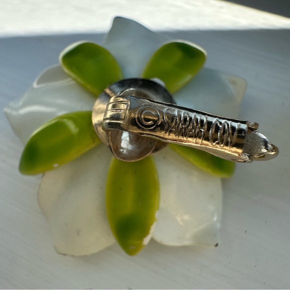 Sarah Coventry Flower Earrings - Picture 3 of 4